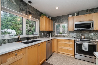 Photo 12 at 12845 Sylvester Road, Durieu, Mission