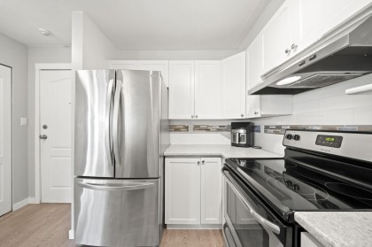 Photo 12 at 303 - 2429 Hawthorne Avenue, Central Pt Coquitlam, Port Coquitlam