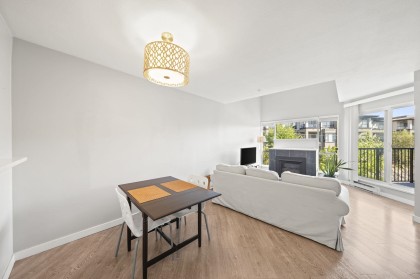 Photo 7 at 303 - 2429 Hawthorne Avenue, Central Pt Coquitlam, Port Coquitlam