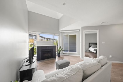Photo 14 at 303 - 2429 Hawthorne Avenue, Central Pt Coquitlam, Port Coquitlam