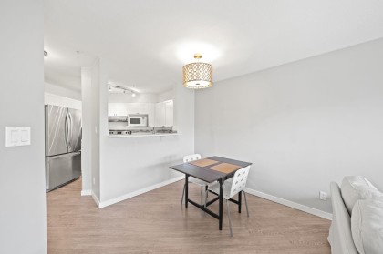 Photo 8 at 303 - 2429 Hawthorne Avenue, Central Pt Coquitlam, Port Coquitlam