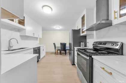 Photo 3 at 1382 Sutherland Avenue, Oxford Heights, Port Coquitlam