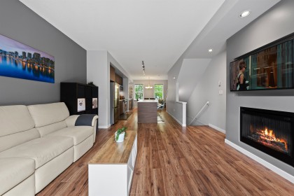 Photo 6 at 6 - 2495 Davies Avenue, Central Pt Coquitlam, Port Coquitlam