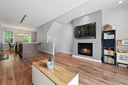 Photo 7 at 6 - 2495 Davies Avenue, Central Pt Coquitlam, Port Coquitlam