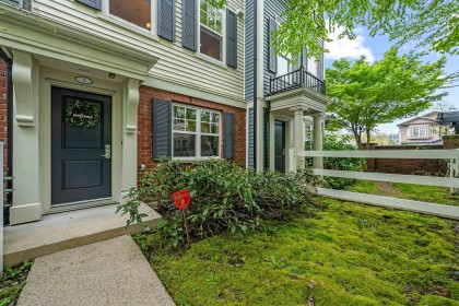 Photo 3 at 6 - 2495 Davies Avenue, Central Pt Coquitlam, Port Coquitlam