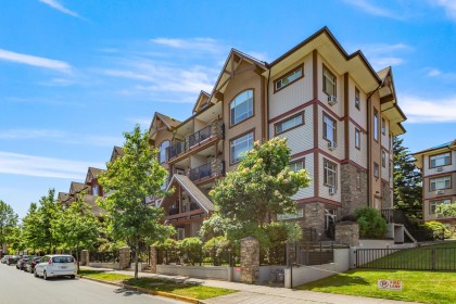 Photo 2 at 211 - 12525 190a Street, Mid Meadows, Pitt Meadows