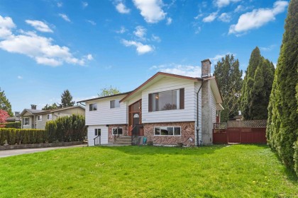 Photo 3 at 22970 Storey Avenue, East Central, Maple Ridge