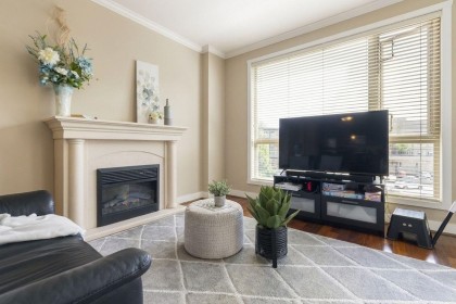 Photo 2 at 320 - 2628 Maple Street, Central Pt Coquitlam, Port Coquitlam