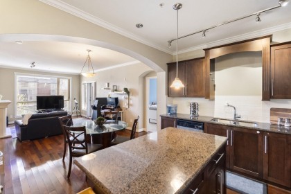 Photo 9 at 320 - 2628 Maple Street, Central Pt Coquitlam, Port Coquitlam