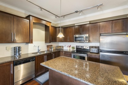 Photo 10 at 320 - 2628 Maple Street, Central Pt Coquitlam, Port Coquitlam
