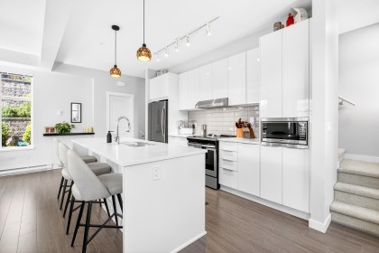 Photo 6 at 801 - 11295 Pazarena Place, East Central, Maple Ridge