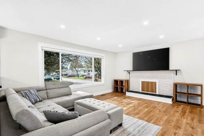Photo 2 at 21099 Berry Avenue, Southwest Maple Ridge, Maple Ridge