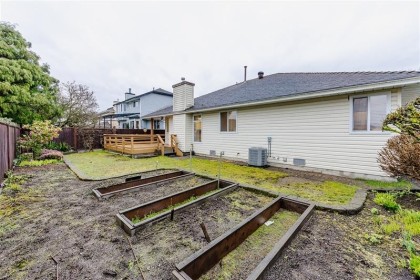 Photo 39 at 19596 Somerset Drive, Mid Meadows, Pitt Meadows