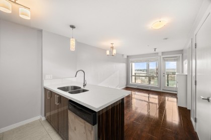 Photo 4 at 503 - 22318 Lougheed Highway, West Central, Maple Ridge