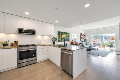 Photo 14 at 301 - 2345 Rindall Avenue, Central Pt Coquitlam, Port Coquitlam
