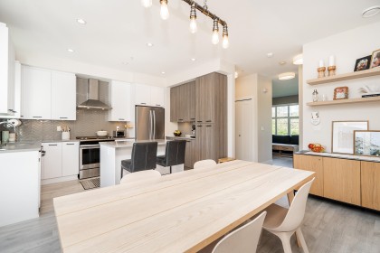 Photo 4 at 6 - 24076 112 Avenue, Cottonwood MR, Maple Ridge