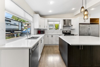 Photo 3 at 1818 Chalmers Avenue, Oxford Heights, Port Coquitlam
