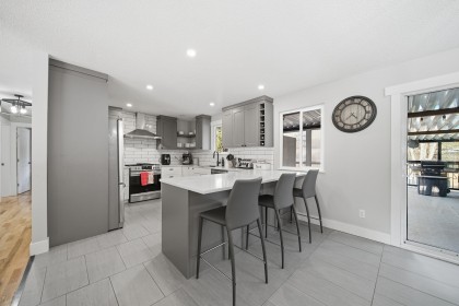 Photo 5 at 21139 Cook Avenue, Southwest Maple Ridge, Maple Ridge