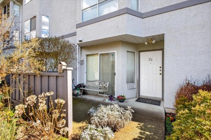 Photo 3 at 22 - 3476 Coast Meridian Road, Lincoln Park PQ, Port Coquitlam