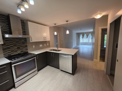 Photo 2 at 204 - 2460 Kelly Avenue, Central Pt Coquitlam, Port Coquitlam