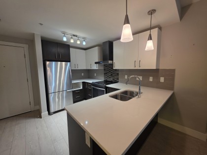Photo 3 at 204 - 2460 Kelly Avenue, Central Pt Coquitlam, Port Coquitlam