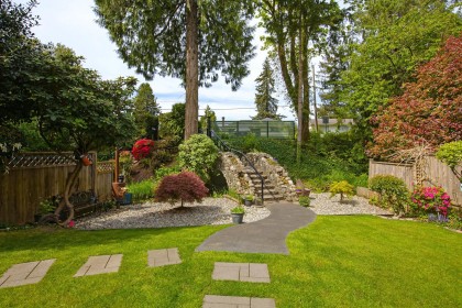 Photo 3 at 3358 Jervis Street, Woodland Acres PQ, Port Coquitlam