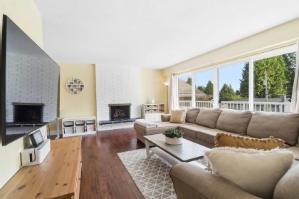 Photo 3 at 1861 Chalmers Avenue, Oxford Heights, Port Coquitlam