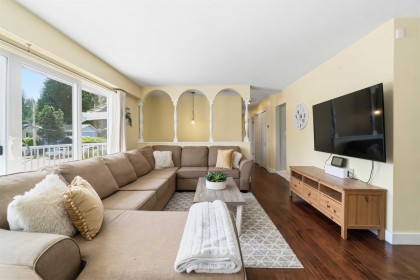 Photo 5 at 1861 Chalmers Avenue, Oxford Heights, Port Coquitlam