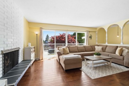 Photo 4 at 1861 Chalmers Avenue, Oxford Heights, Port Coquitlam