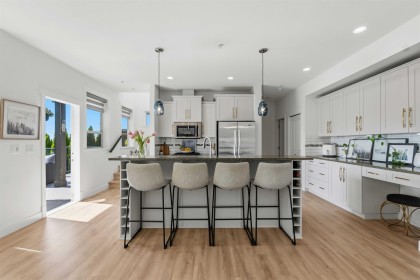 Photo 12 at 10639 249 Street, Thornhill MR, Maple Ridge