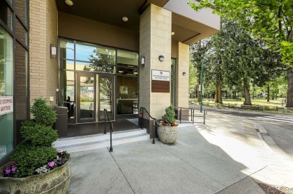 Photo 5 at 2106 - 2789 Shaughnessy Street Centre, Central Pt Coquitlam, Port Coquitlam