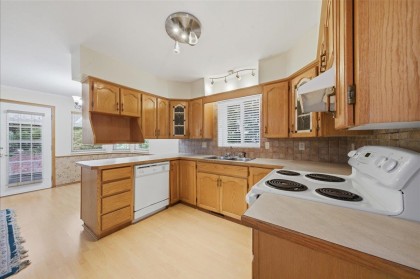 Photo 9 at 11911 238b Street, Cottonwood MR, Maple Ridge