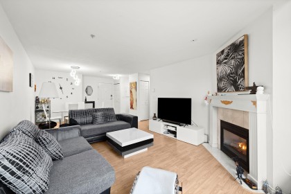 Photo 10 at 25 - 2378 Rindall Avenue, Central Pt Coquitlam, Port Coquitlam