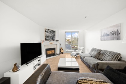 Photo 8 at 25 - 2378 Rindall Avenue, Central Pt Coquitlam, Port Coquitlam
