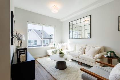 Photo 3 at 25 - 10640 248 Street, Thornhill MR, Maple Ridge