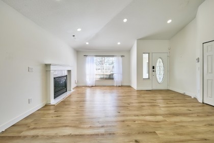 Photo 4 at 23015 124b Avenue, East Central, Maple Ridge