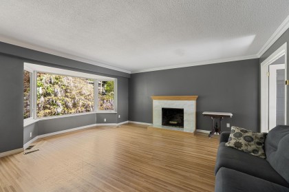 Photo 8 at 1447 Columbia Avenue, Mary Hill, Port Coquitlam