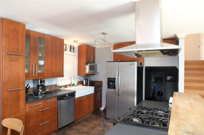Photo 6 at 1857 Warwick Avenue, Lower Mary Hill, Port Coquitlam