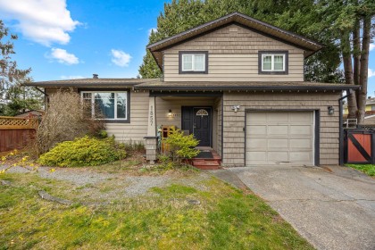 Photo 1 at 1857 Warwick Avenue, Lower Mary Hill, Port Coquitlam