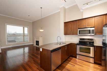 Photo 2 at 412 - 2627 Shaughnessy Street, Central Pt Coquitlam, Port Coquitlam