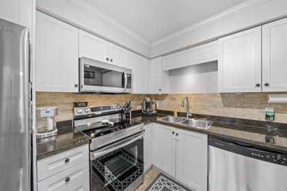 Photo 7 at 213 - 22255 122 Avenue, West Central, Maple Ridge