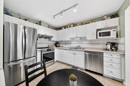 Photo 5 at 122 - 2678 Dixon Street, Central Pt Coquitlam, Port Coquitlam