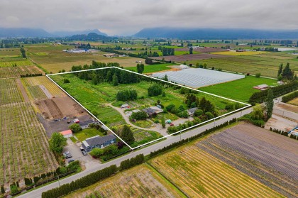 Photo 8 at 19449 Old Dewdney Trunk Road, North Meadows PI, Pitt Meadows