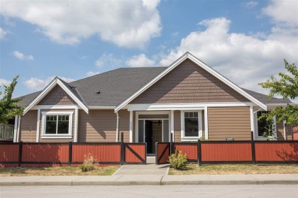 Photo 1 at 23995 121 Avenue, East Central, Maple Ridge