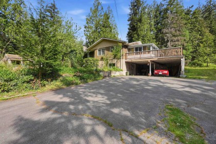 Photo 1 at 28595 Dewdney Trunk Road, Northeast, Maple Ridge