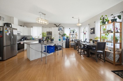 Photo 2 at 33614 3 Avenue, Mission BC, Mission