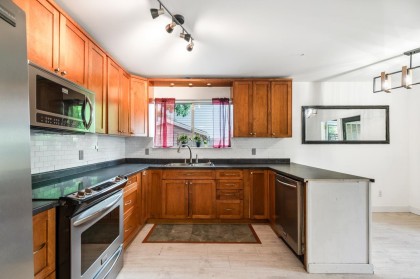 Photo 6 at 22641 Kendrick Loop, East Central, Maple Ridge