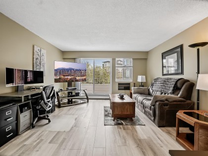 Photo 3 at 207 - 12096 222 Street, West Central, Maple Ridge