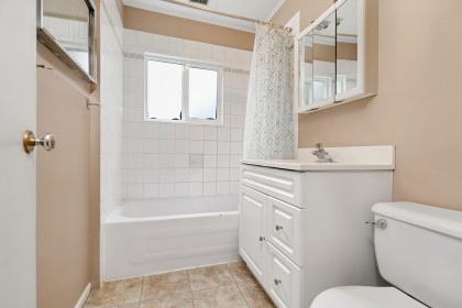 Photo 12 at 11619 Adair Street, East Central, Maple Ridge