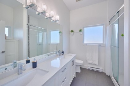 Photo 10 at 503 - 22577 Royal Crescent, East Central, Maple Ridge